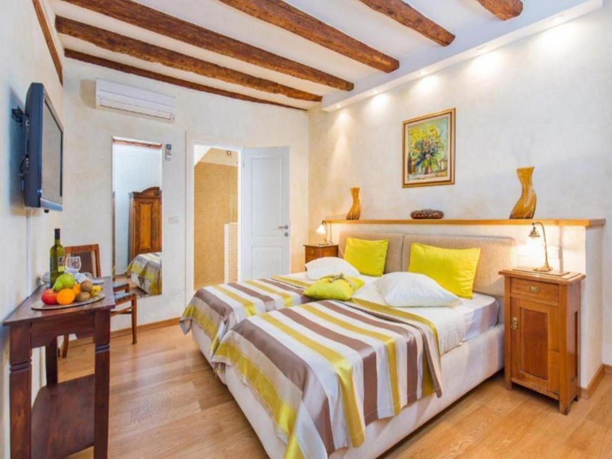 Heritage Hotel Villa Valdibora Rovinj Exterior photo